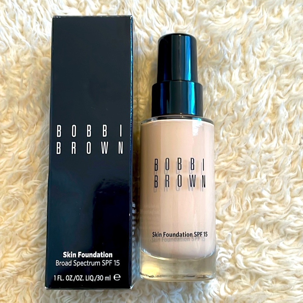 New! Bobbi Brown Skin Foundation Broad Spectrum SPF 15 in Shade Alabaster C-004